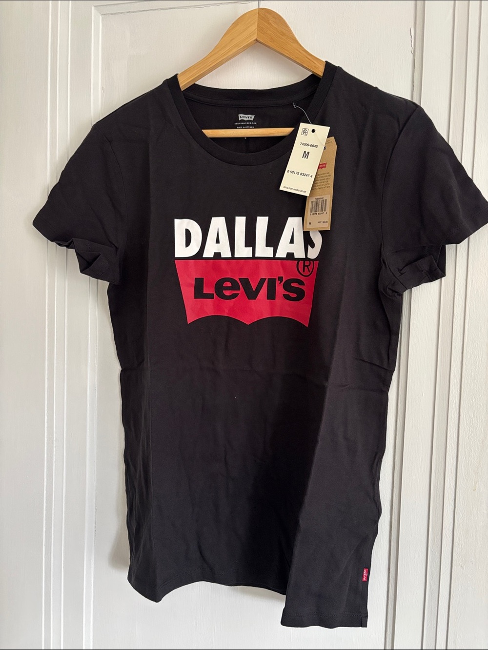 Levi's Black Tee with White 'DALLAS' and Red Logo